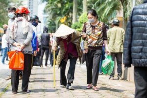 Apec Group Project “Zero Cost Happy Supermarket” Dispenses Hope to Vietnam’s Poor